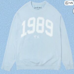 Taylor Swift Official 1989 Crewneck Blue 🦋